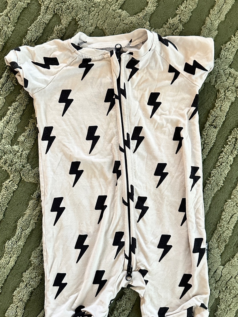 Rebel Bros Short-Sleeve Lightning Bolt Zip Romper - White/Black